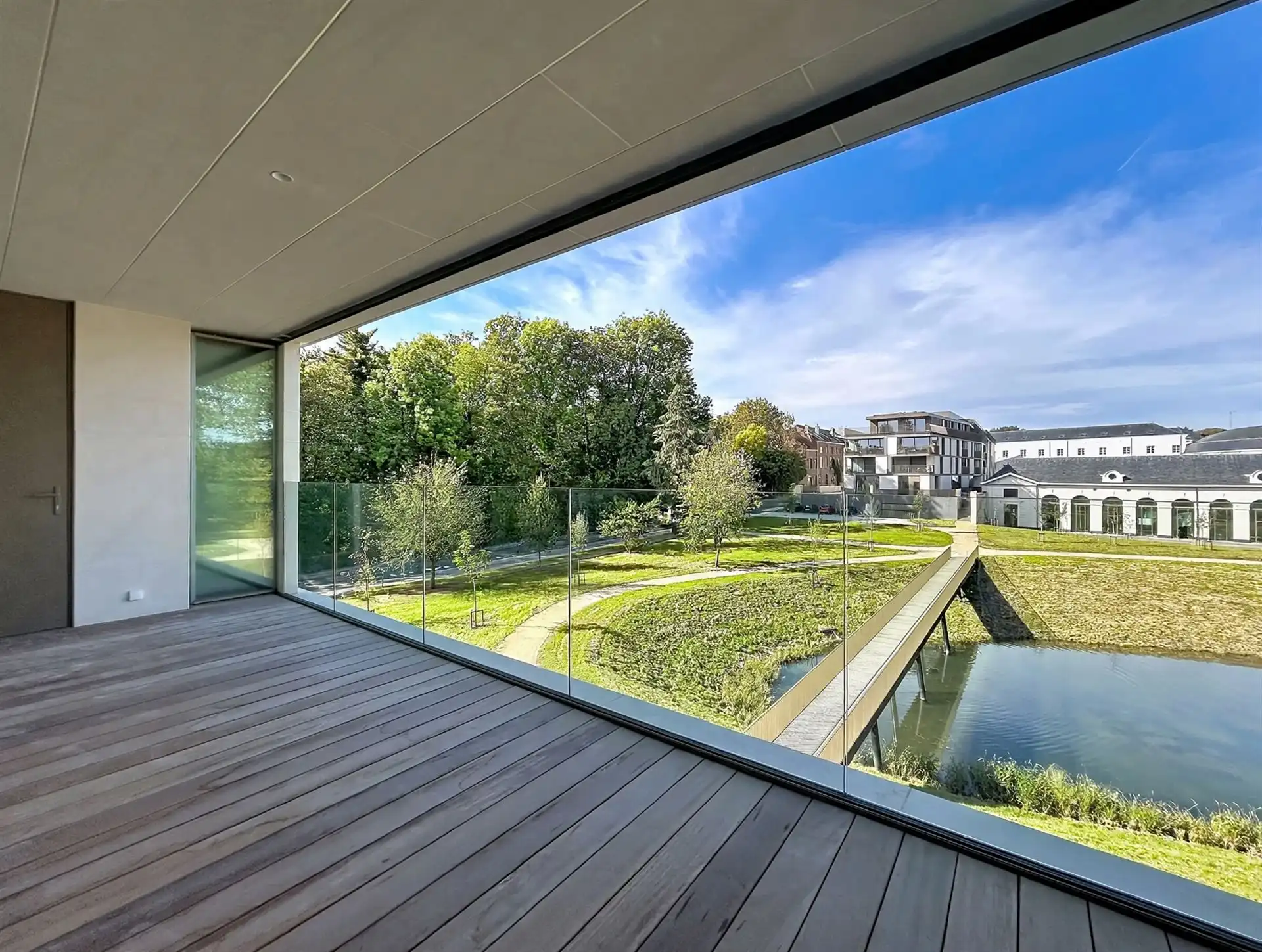 Ruim nieuwbouwappartement met garagebox op de Panquin-site foto 7
