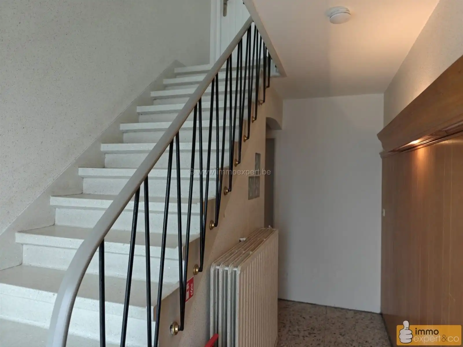 VLEZENBEEK: Instapklaar 2 slaapkamerapp. + garage + kelder foto 4