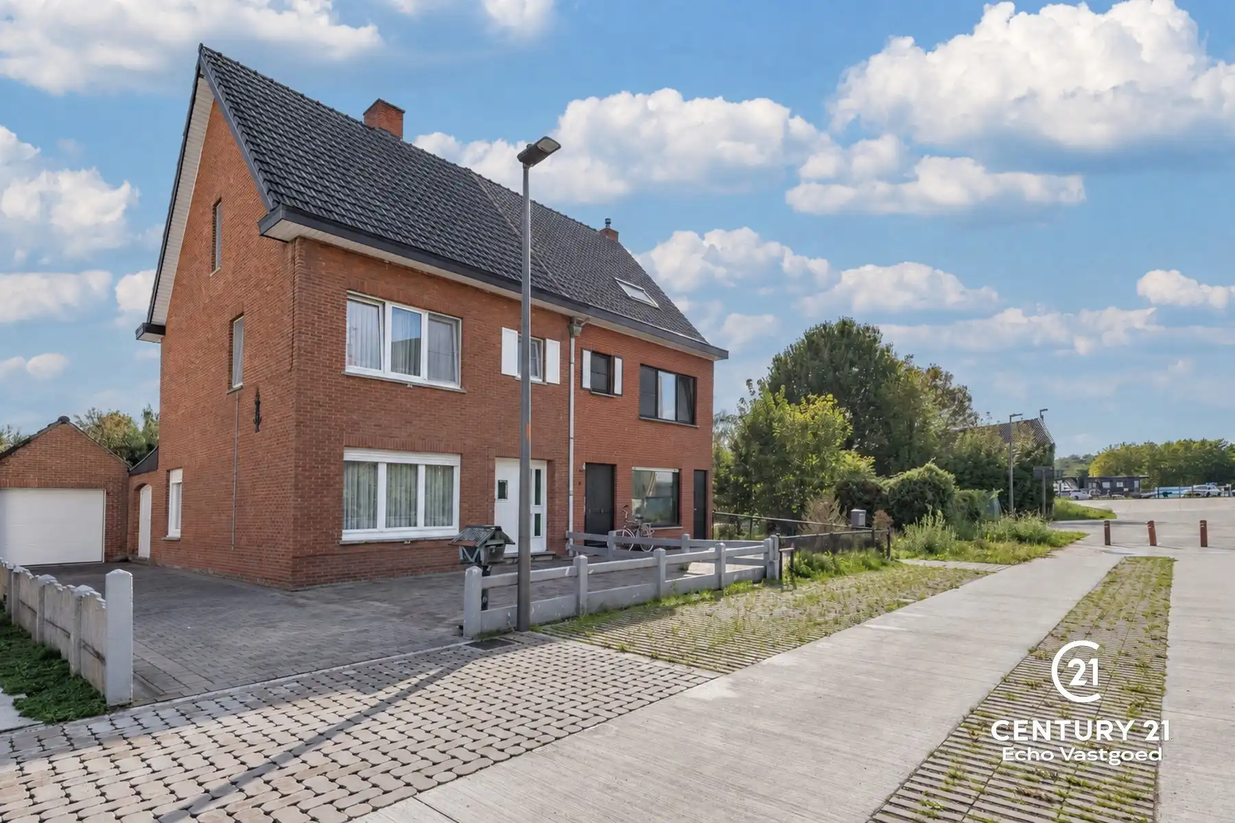 Te renoveren halfopen woonst met veel potentie op topligging foto 3