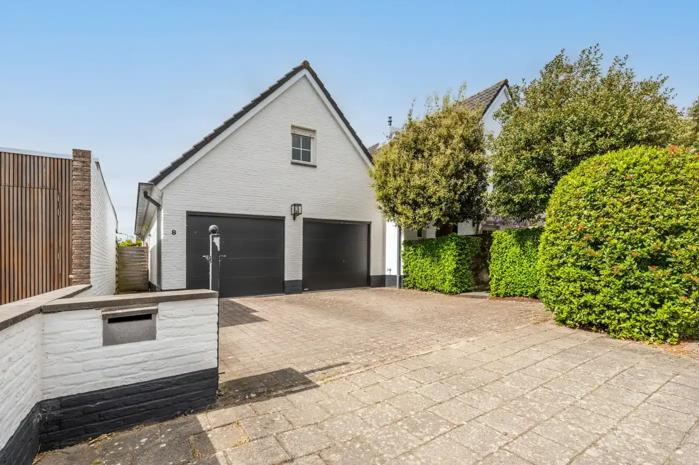 alleenstaande ruime villa met rondom tuin op korte afstand van het strand  foto 25