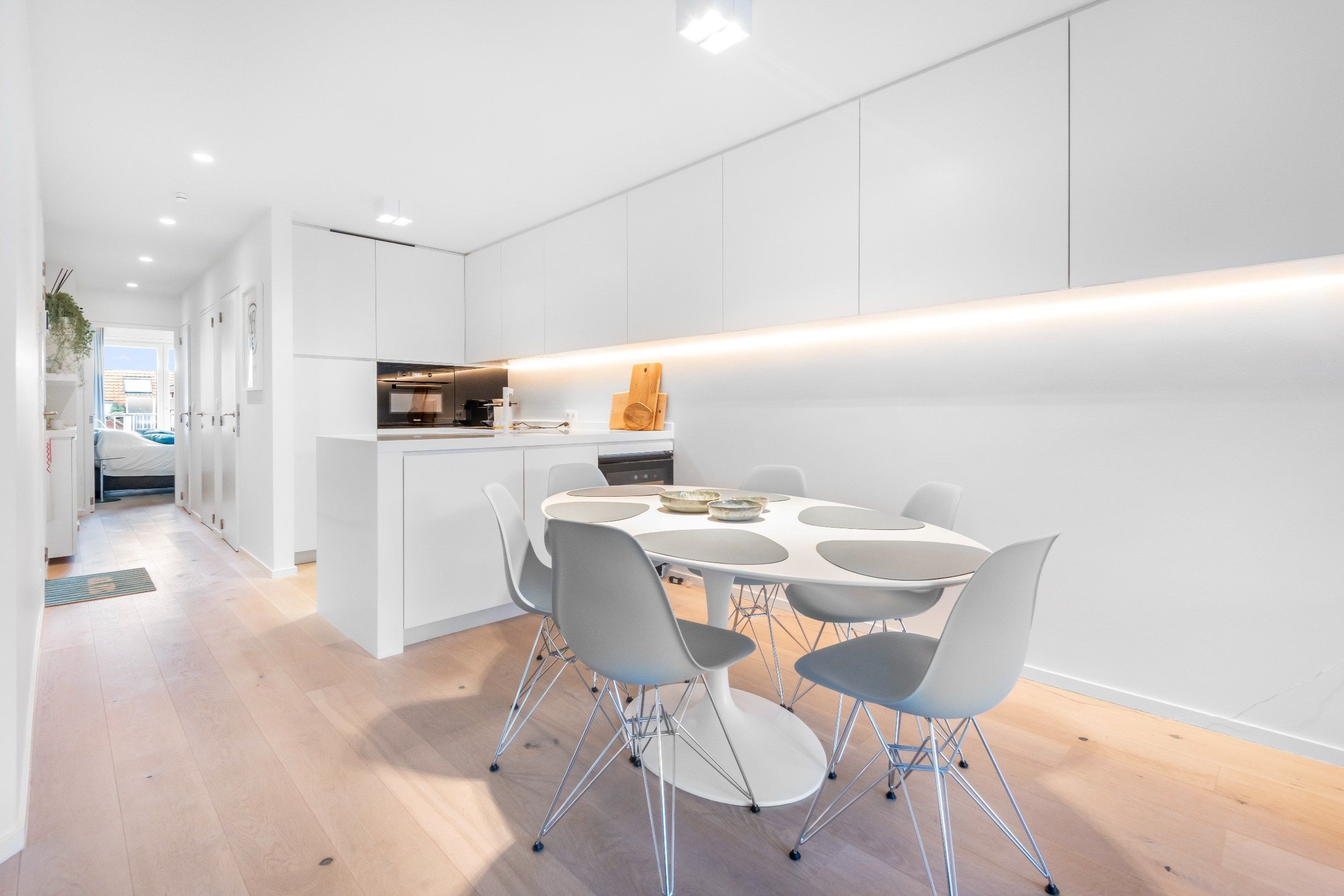 Heel mooi  luxueus afgewerkt appartement gelegen in de Kustlaan vlakbij de Zeedijk en het Driehoeksplein. foto 5