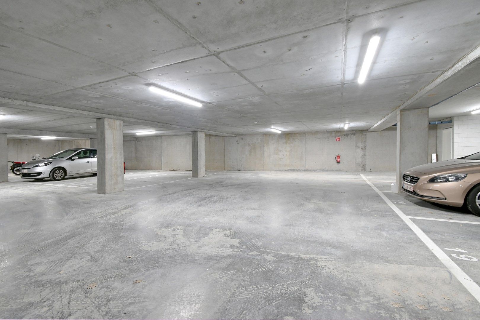 Ondergrondse parkeerplaats foto 4