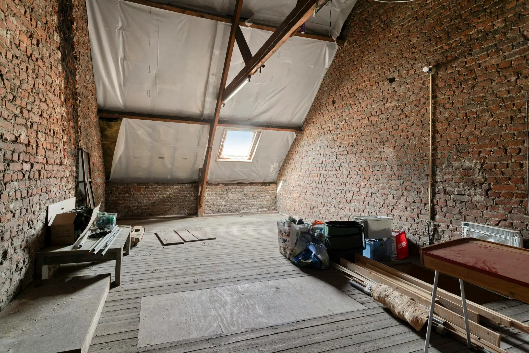 Gezellig huis met 2 slaapkamers en zolder,centraal in Izegem foto 10