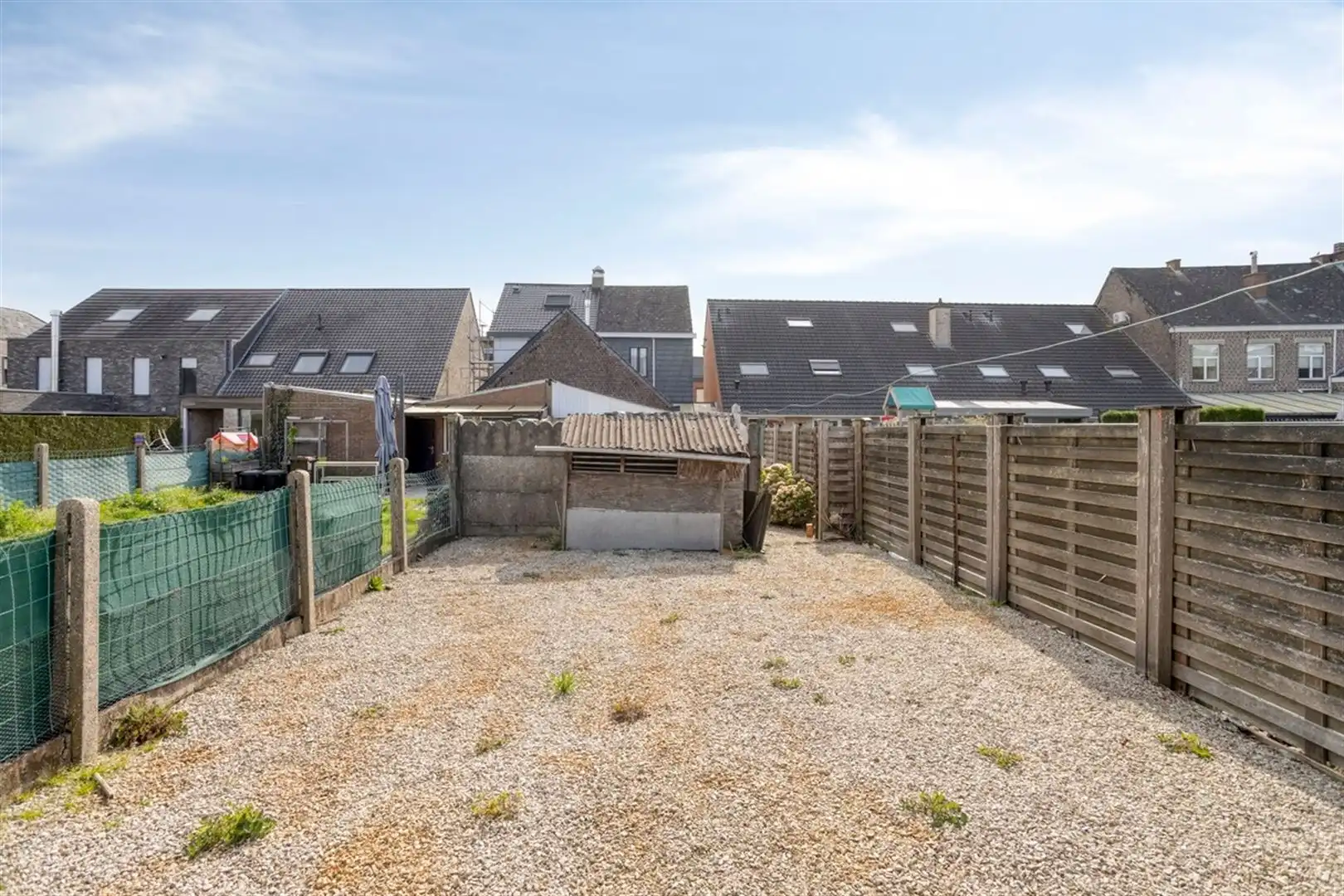 te renoveren woning met tuin foto 31