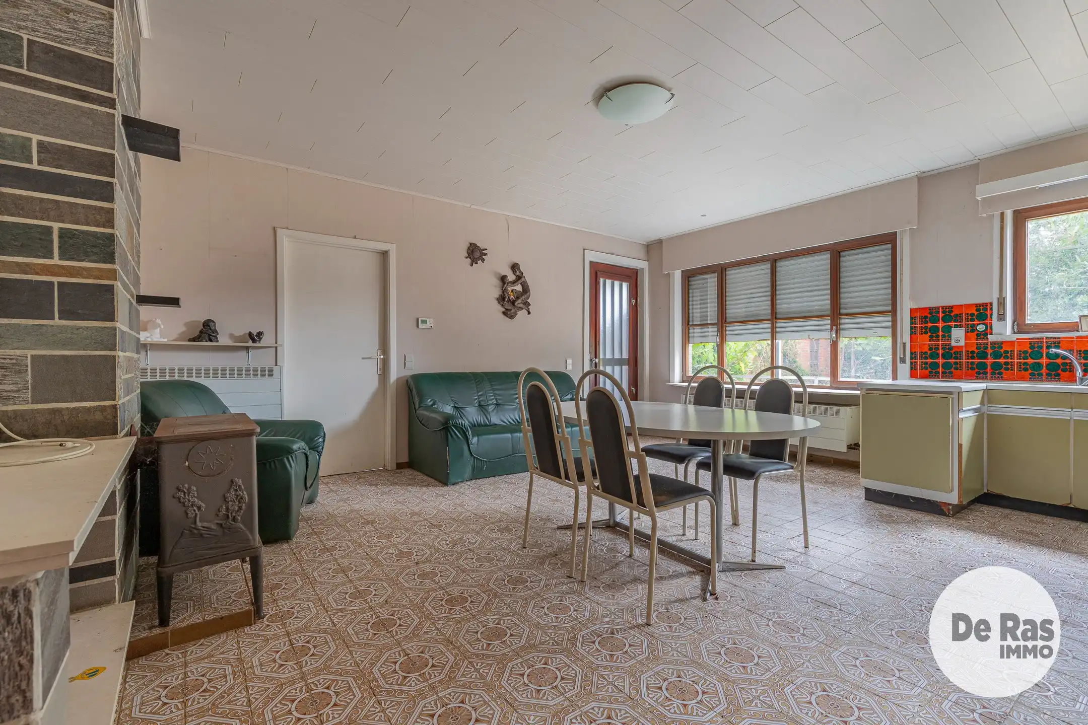 WICHELEN - Te renoveren landbouwwoning met weide en serre foto 8