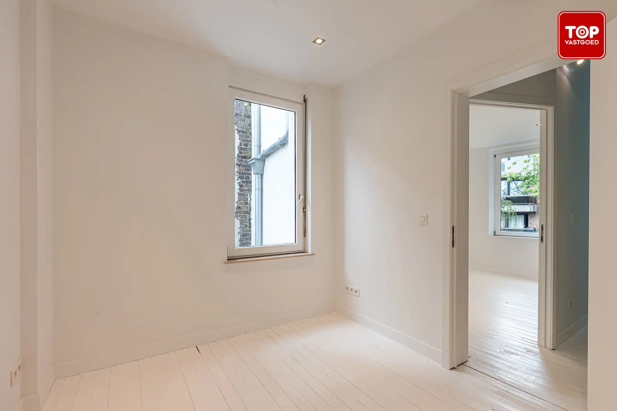 Totaal gerenoveerde woning met EPC B. foto 22