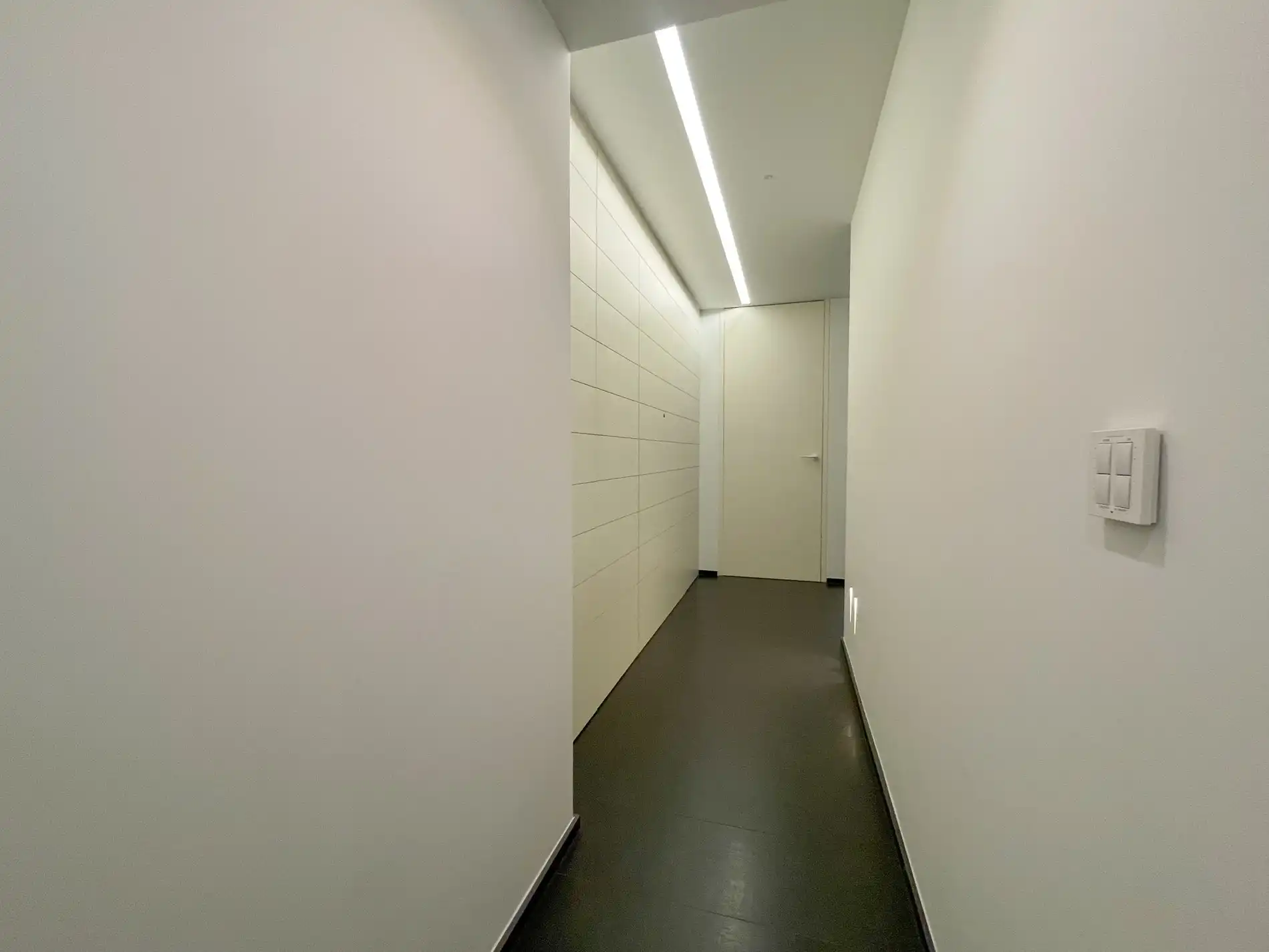 Uitzonderlijk, luxueus afgewerkt hoekappartement met frontaal zeezicht. foto 38