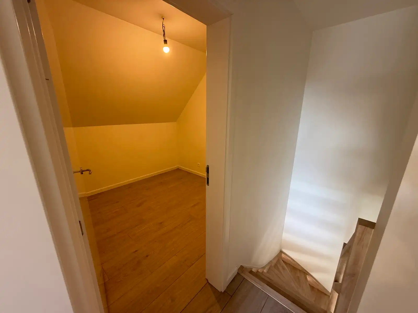 Instapklare energiezuinige woning met 3 slaapkamers op een rustige ligging langs het Kanaal Gent-Brugge foto 22