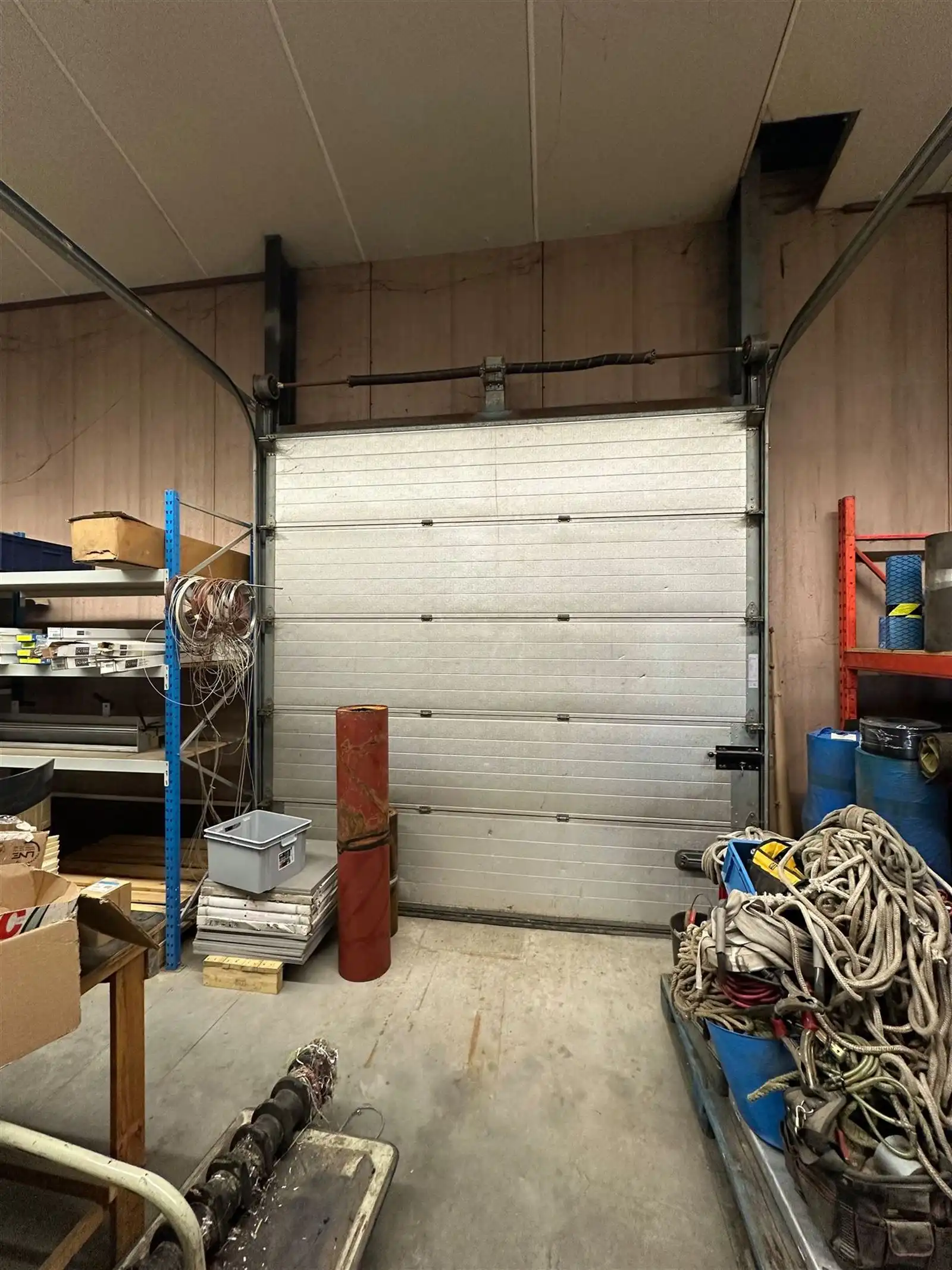 Praktisch magazijn met kantoor - 177 m²  foto 4