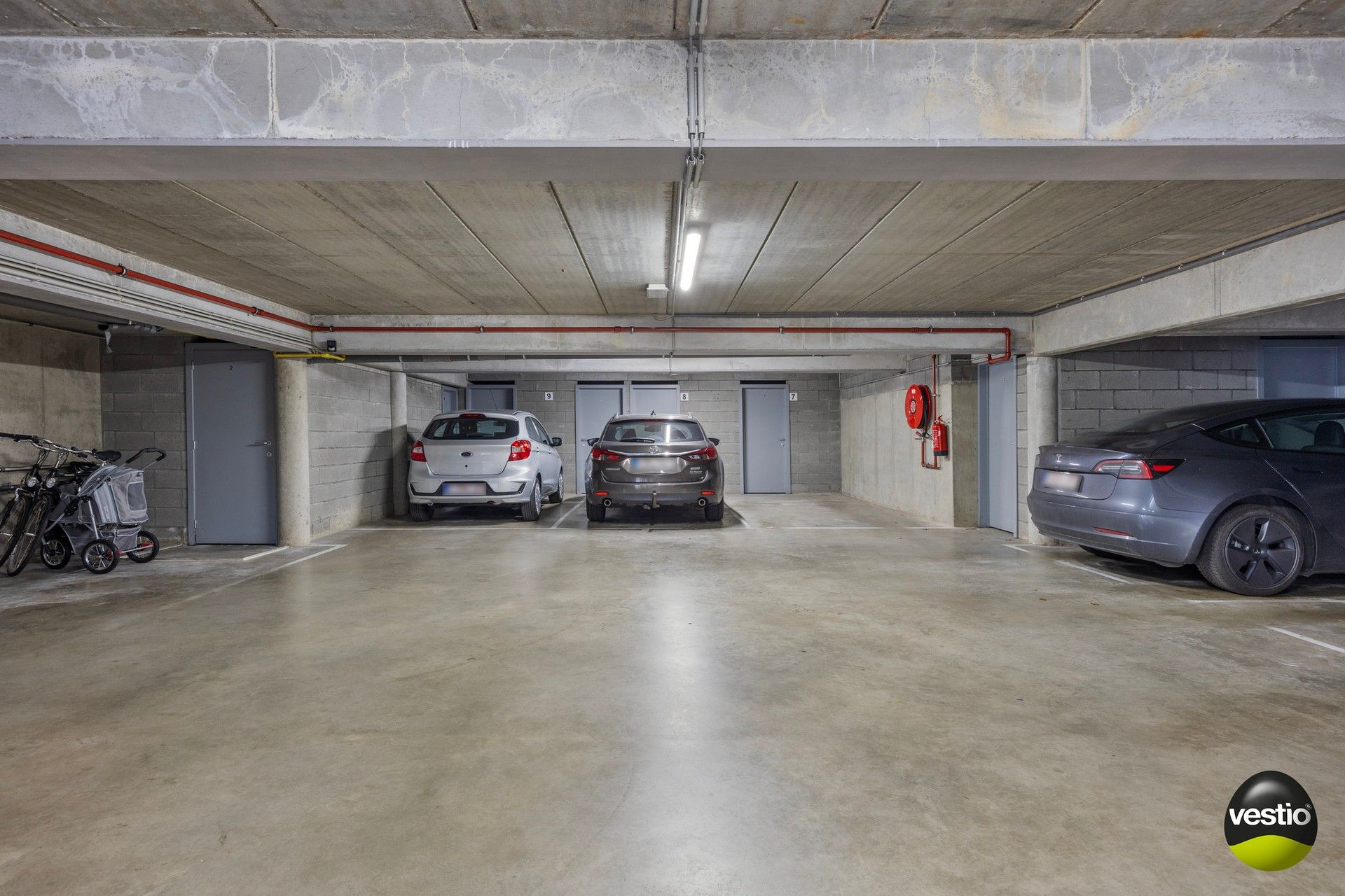 Tof, instapklaar dakappartement met 2 slaapkamers, zonneterras en parking! foto 15