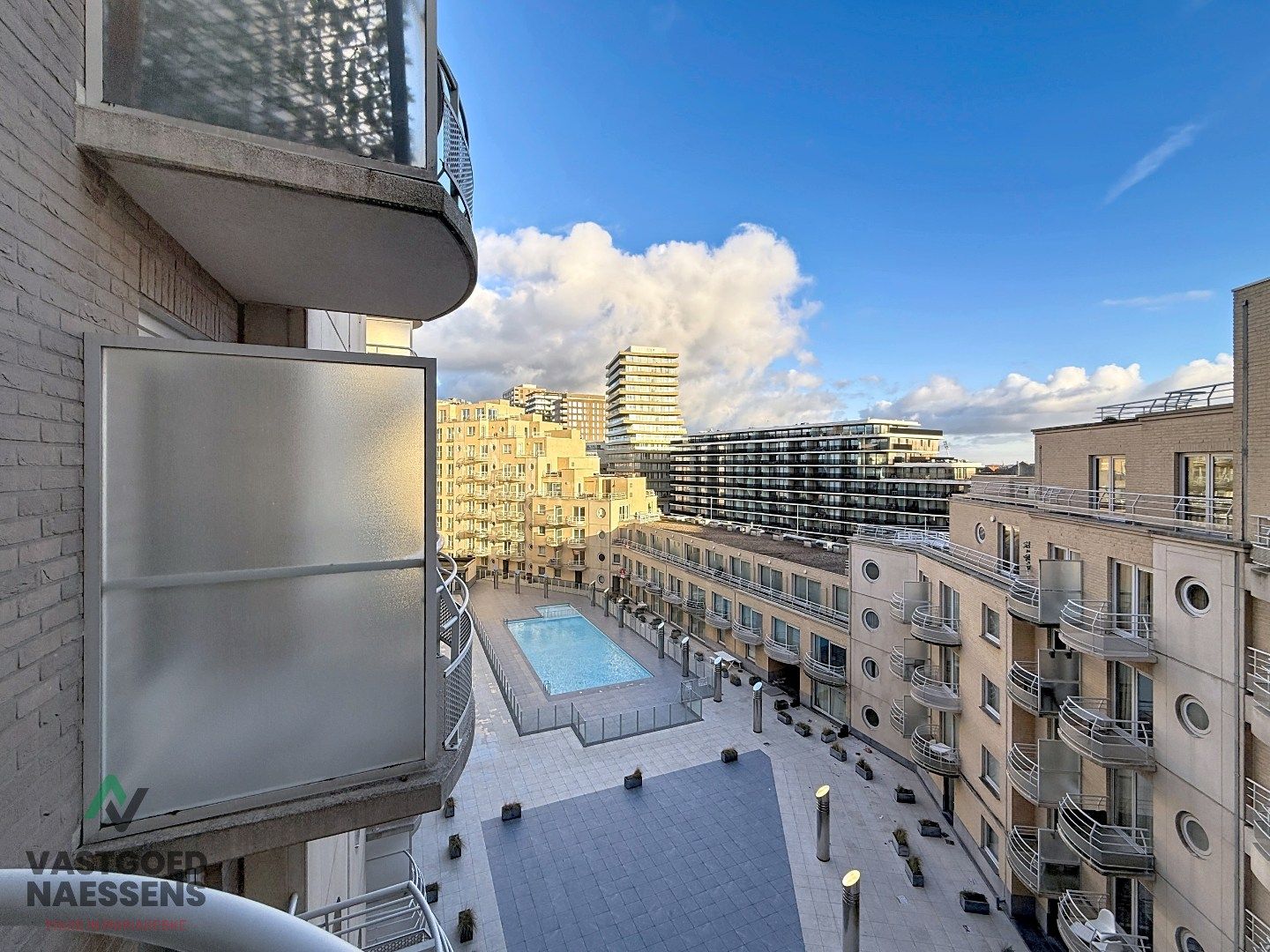 2 SLPK APP MET 2 TERRASSEN EN ZEEZICHT foto 3