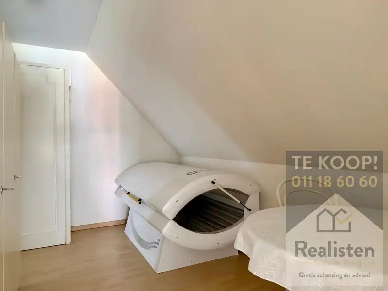 Charmant en ruim huis te koop in Stokrooie - Perfecte gezinswoning met 4 slaapkamers en een tennisplein foto 44