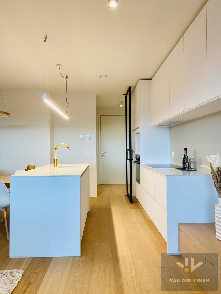 LUXUEUS 2 SLAAPKAMER APPARTEMENT OP EEN TOPLOCATIE foto 4