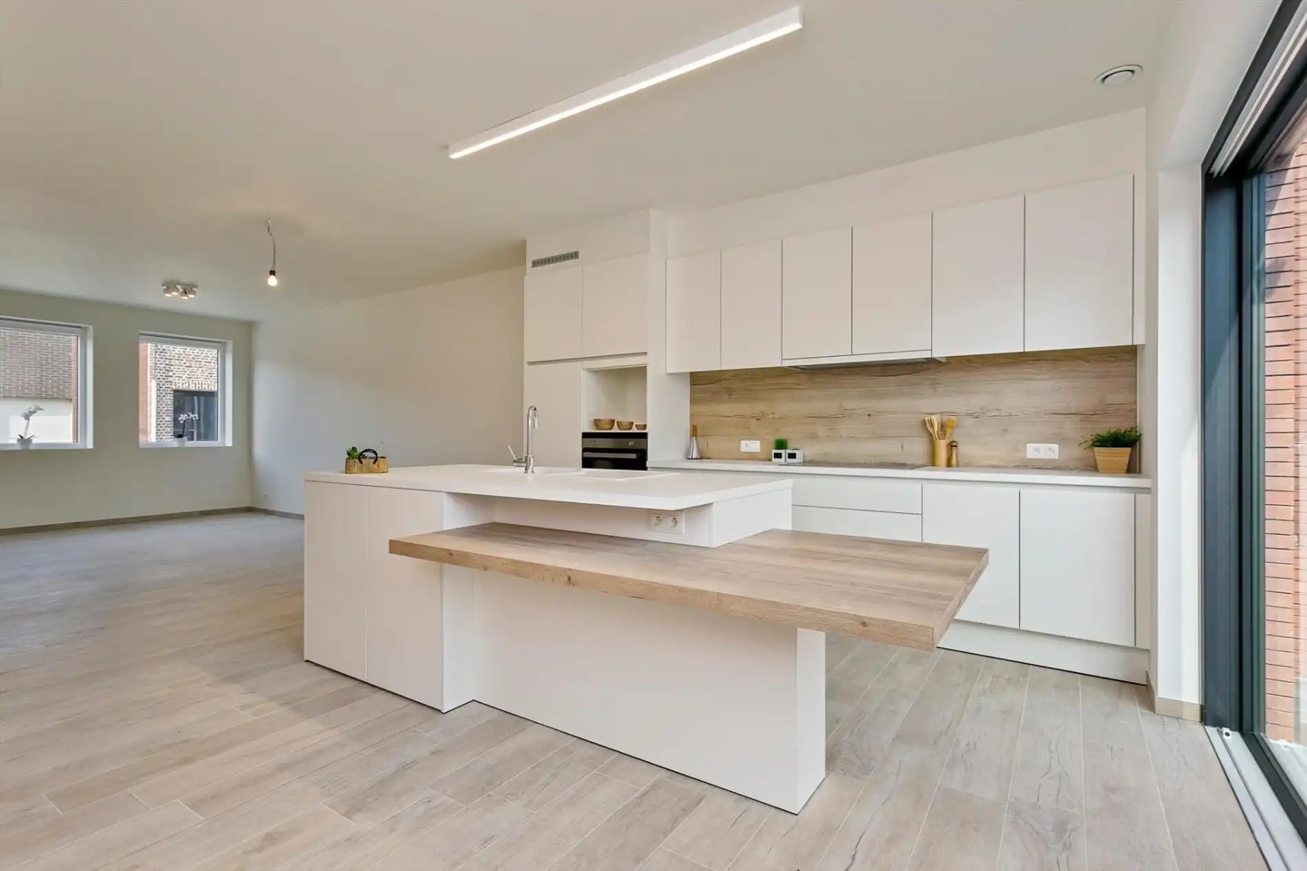 Nieuwbouwwoning met 4 slaapkamers en 2 badkamers! foto 5