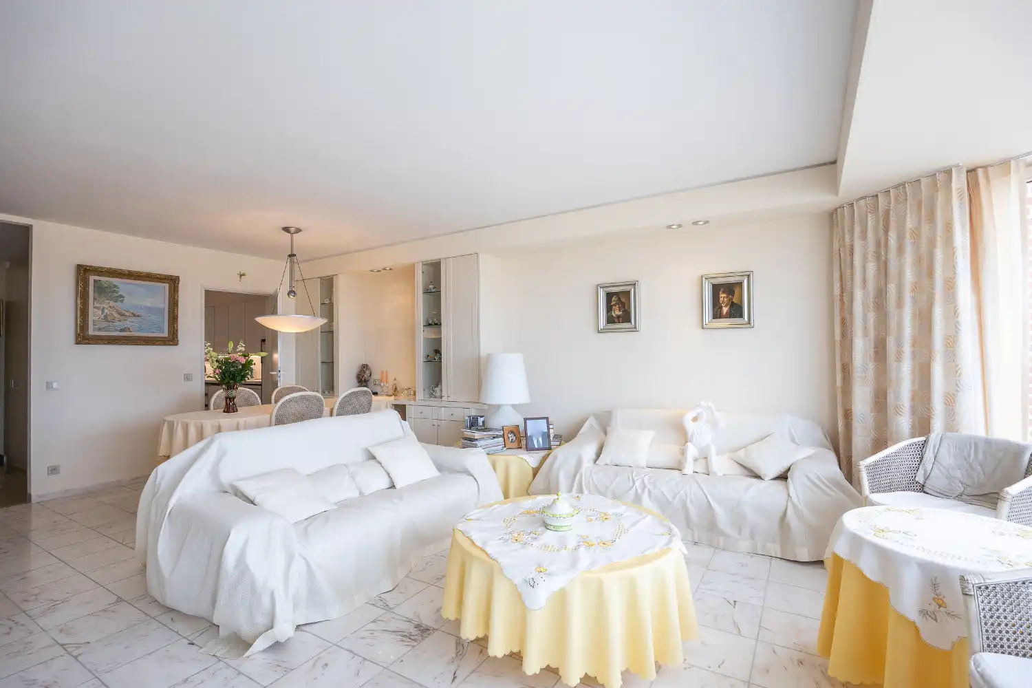 2 slaapkamer appartement op de zeedijk van Oostende foto {{pictureIndex}}