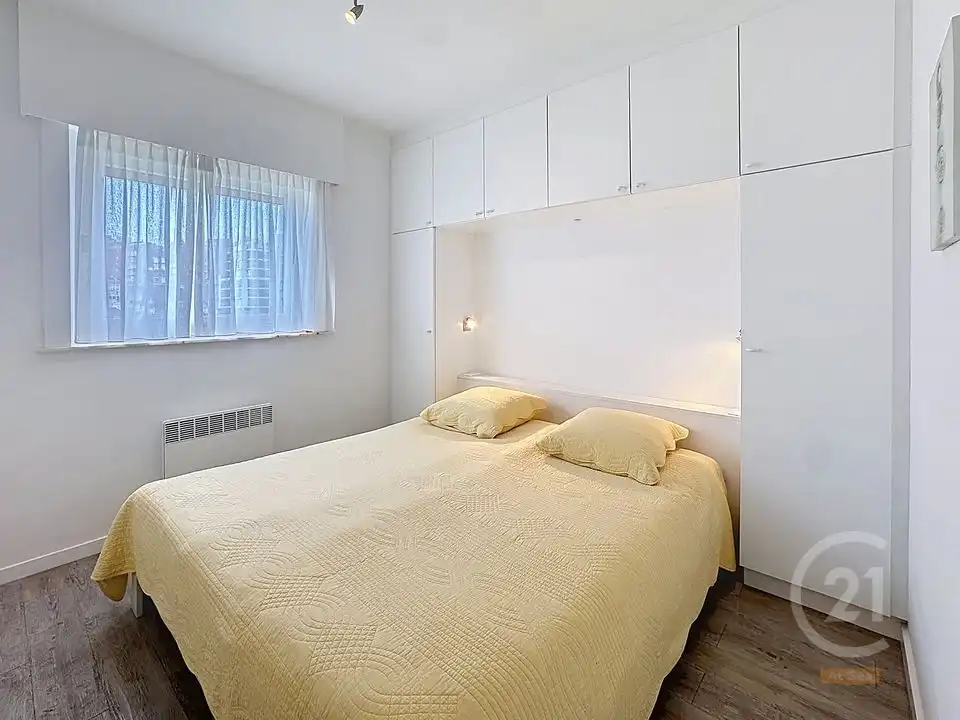 Prachtig 2-slaapkamerappartement met uniek zicht op de golf inclusief parkeerplaats foto 11