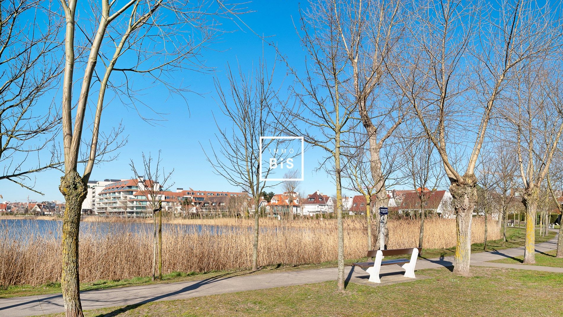 Parel van een villa rechtstreeks verbonden met het Zegemeer van Knokke  foto 41