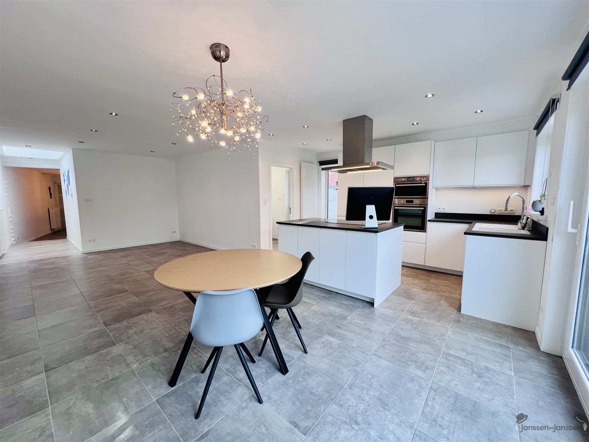 Rustig gelegen instapklare halfopen bebouwing foto 4