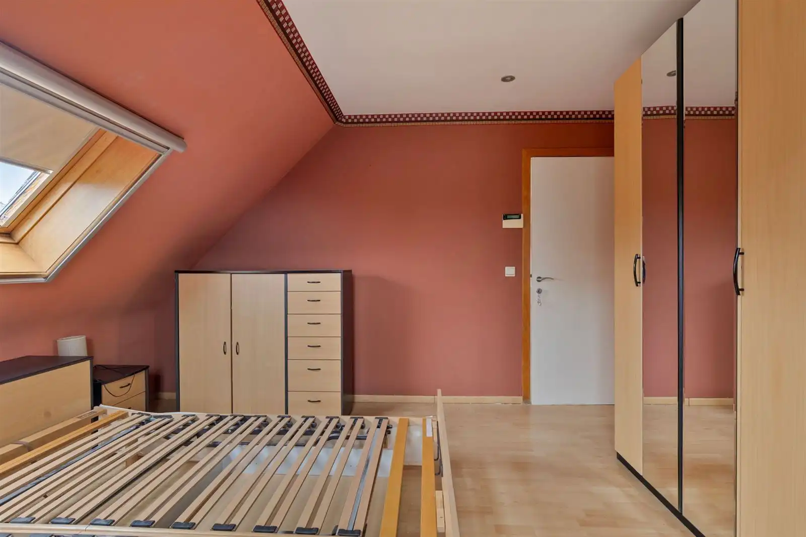 Instapklare villa met 4 kamers en garage op 6a 79ca foto 16