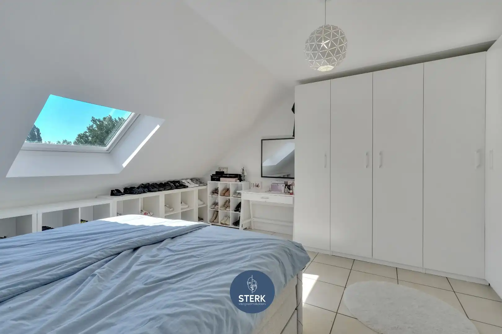 INSTAPKLAAR APPARTEMENT MET 3 SLPKS EN GARAGE TE HERDEREN !  foto 14