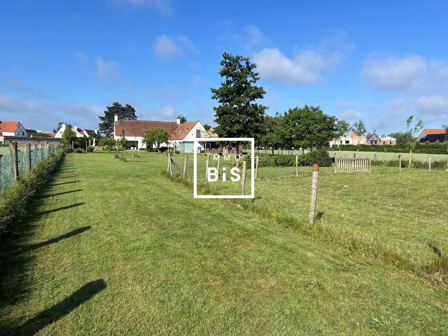 Charmante villa met modern bijgebouw met panoramische zichten over de polders op wandelafstand van Knokke foto {{pictureIndex}}