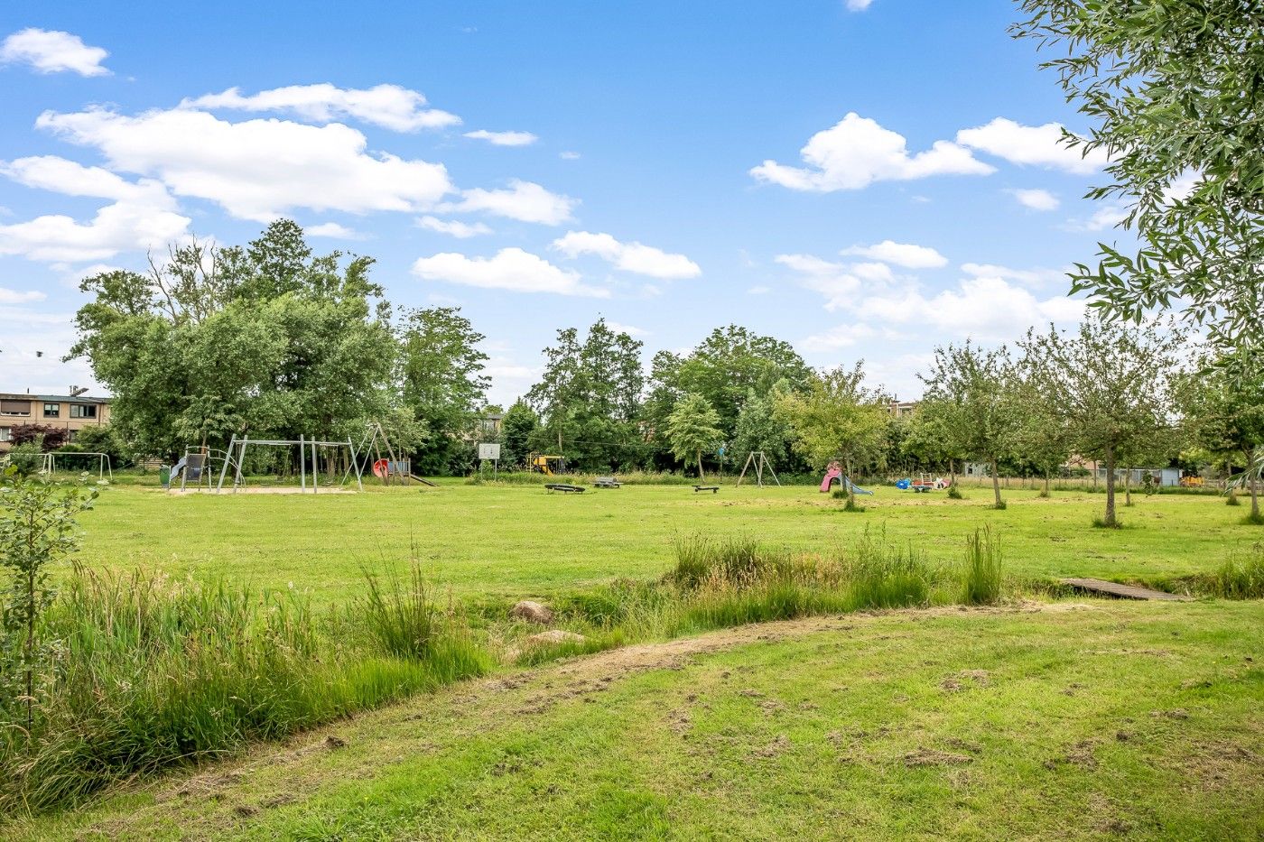 Ruime, instapklare bel-etagewoning met 3 slpk., inpandige garage en tuin foto 32