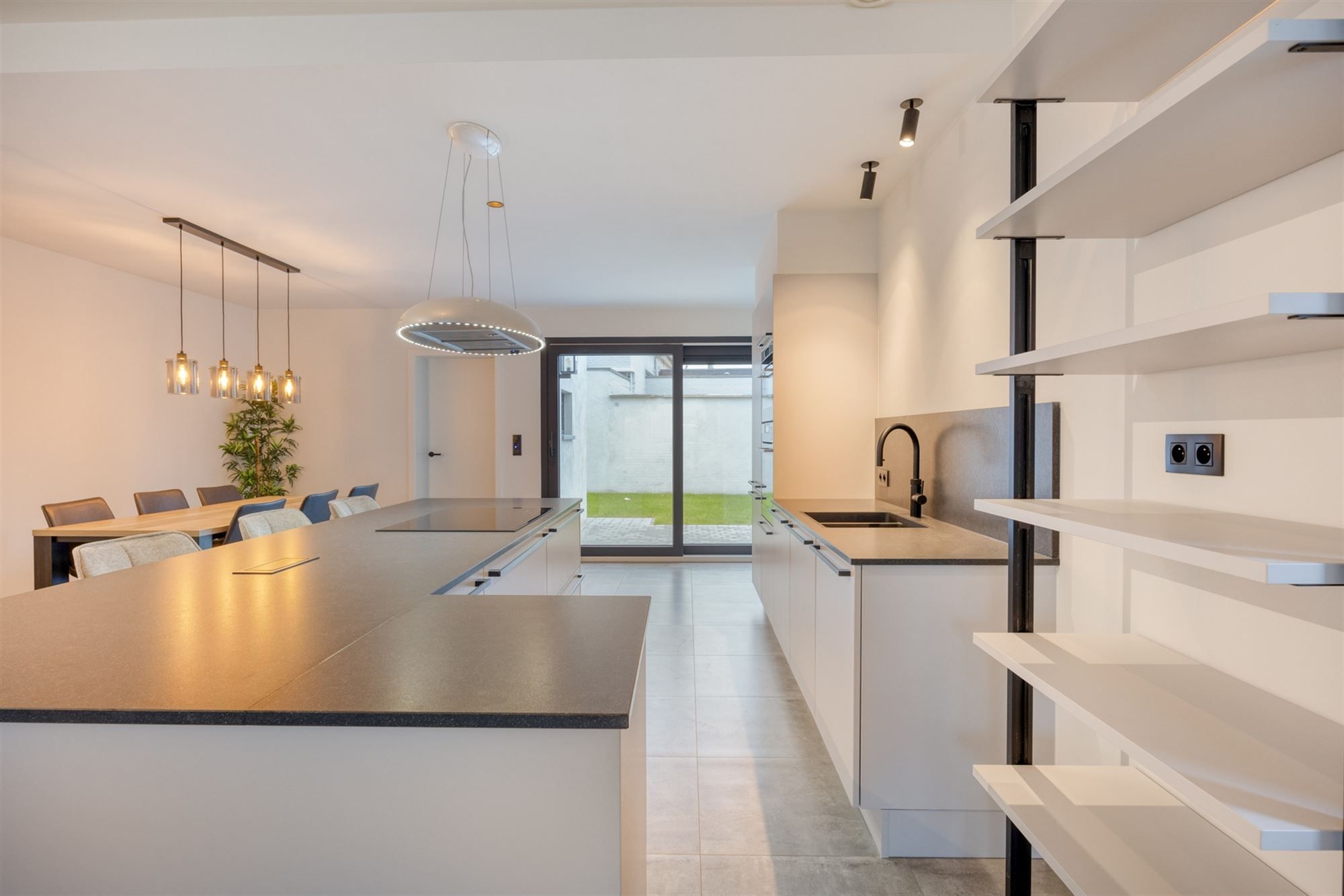 Moderne woning met 3 slaapkamers, 2 badkamers aan de vaart foto 8
