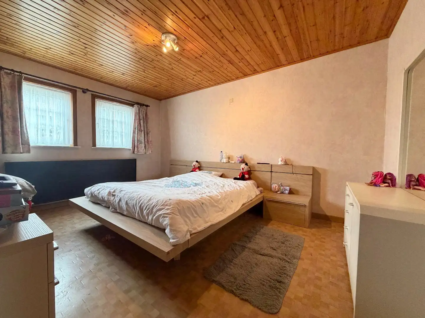 Ruime gezinswoning op toplocatie te koop te Harelbeke! foto 6