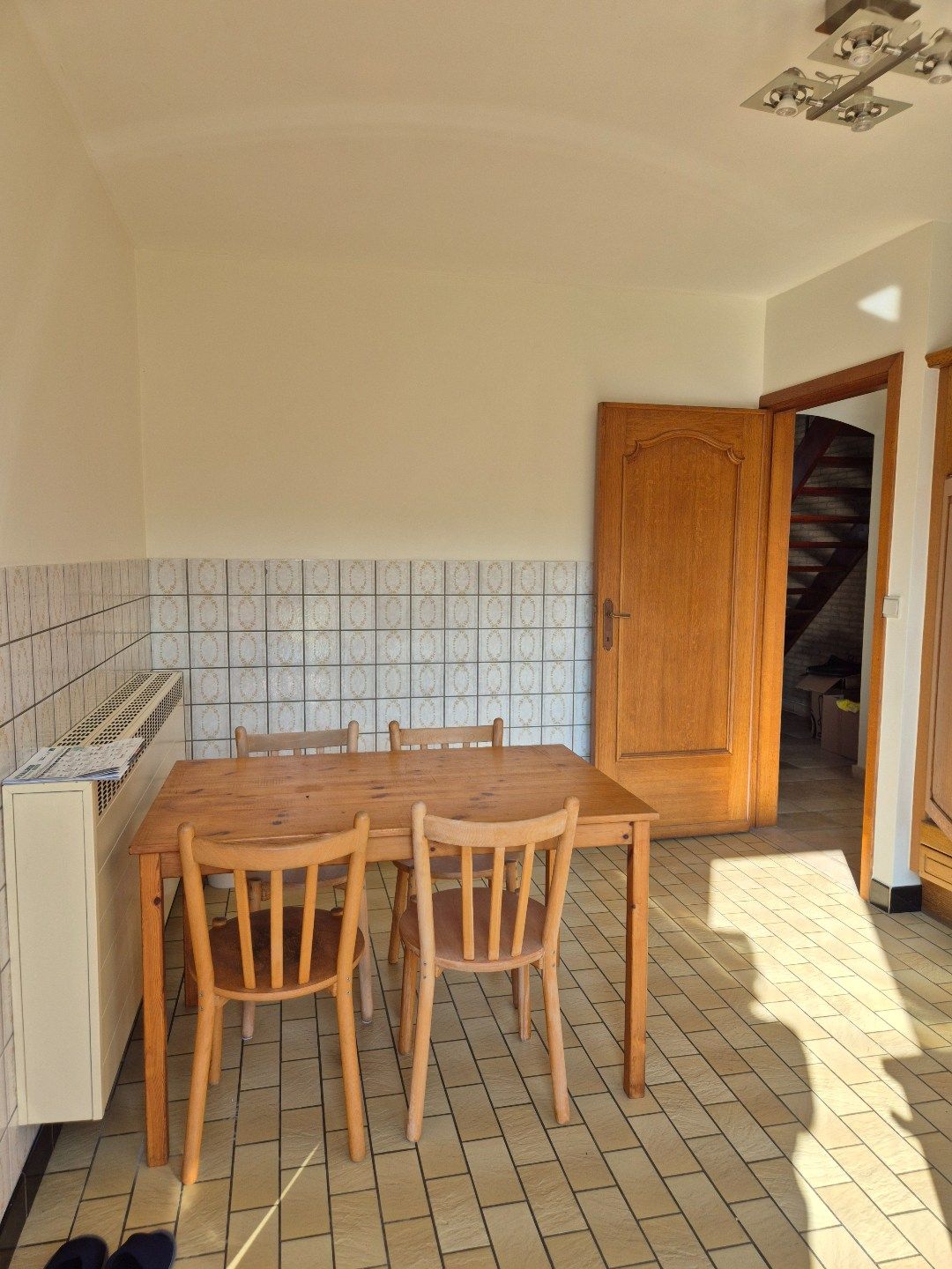 Ruime woning met drie slaapkamers, bureel en tuin. foto 11