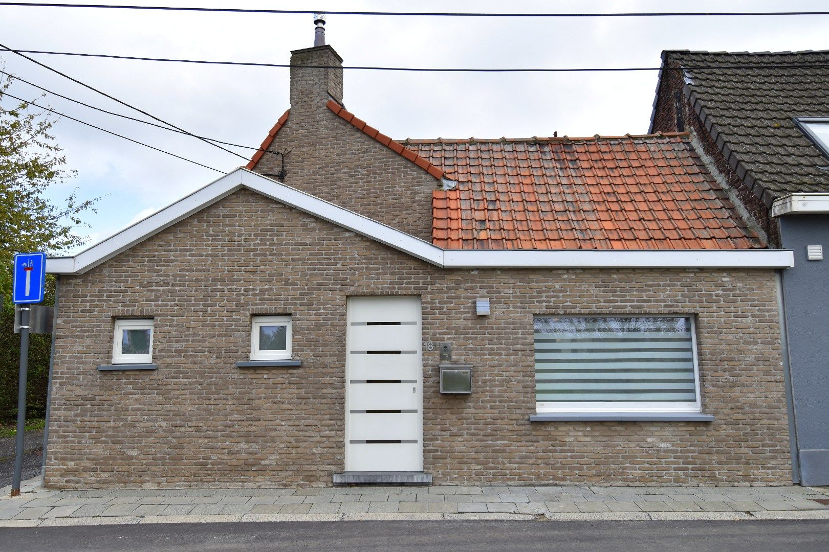 Halfopen bebouwing met 2 slaapkamers, garage en gezellig zonneterras te koop in Bellegem foto 15