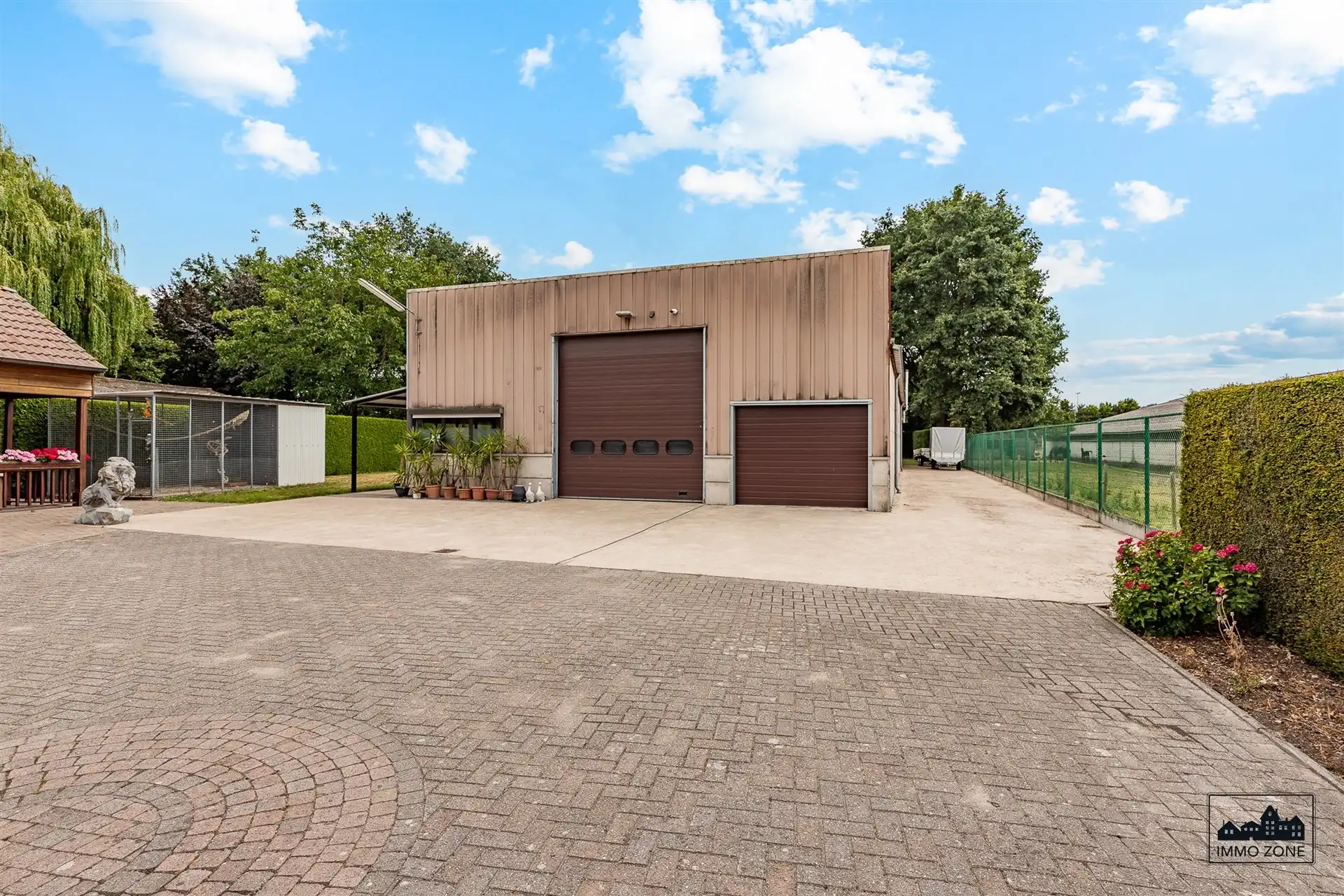 Huis, chalet en ruim magazijn van 375 m2 op toplocatie  foto 2