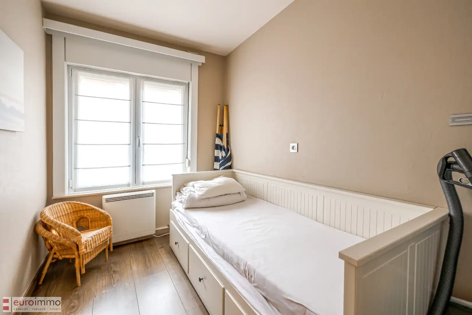 Rustig, vlakbij de winkel/wandelstraat gelegen appartement met 2 slaapkamers én slaaphoek. foto 5