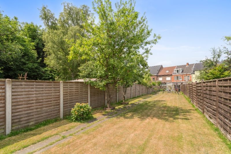 Woning met ruime tuin - dubbele garage achteraan! foto 19