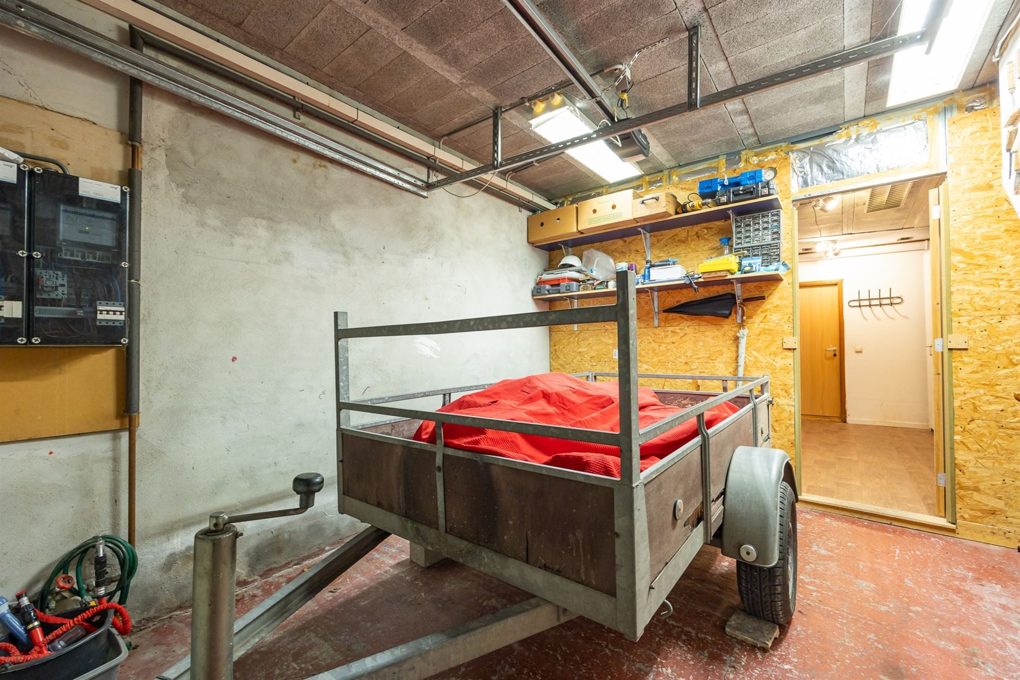 Woning met garage/ruime opslagplaats foto 14