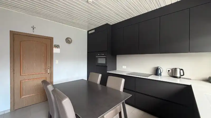 Instapklaar landhuis van 215m² op 5 are 79 ca foto 25