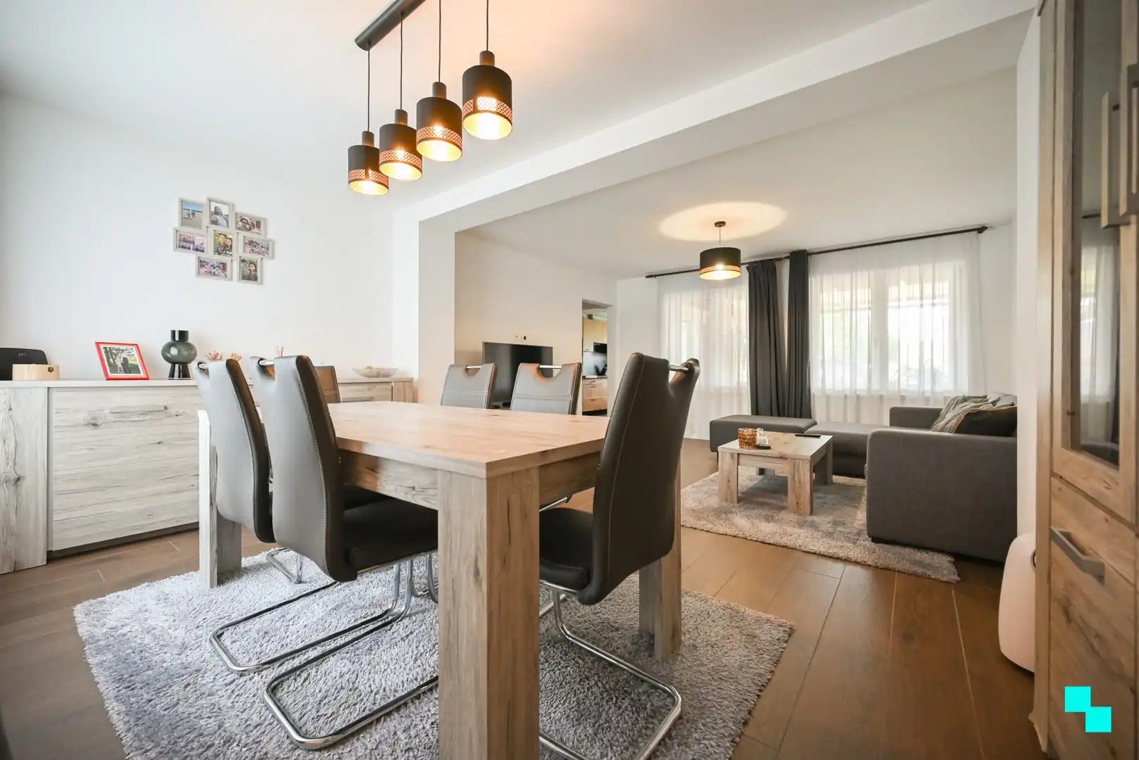 Instapklare, gerenoveerde woning met achteruitgang te Izegem foto 7