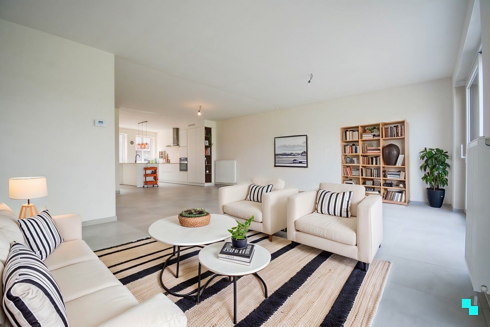 Verrassend ruime nieuwbouwwoning in centrum Aartrijke foto {{pictureIndex}}