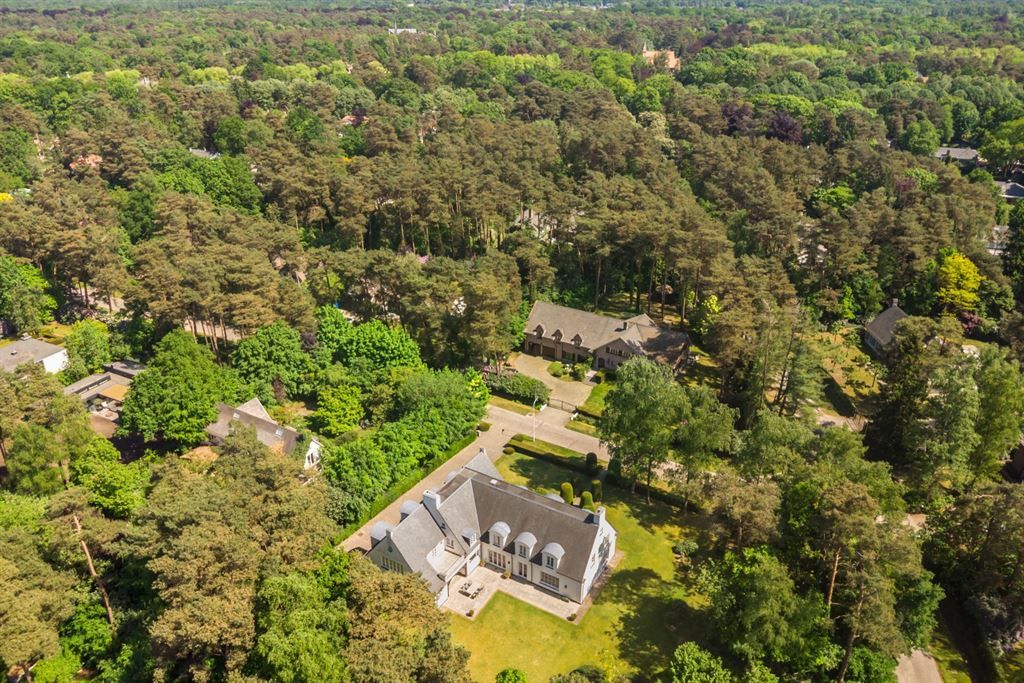 Voormalige doktersvilla met praktijkruimte in hartje Koningshof foto 31