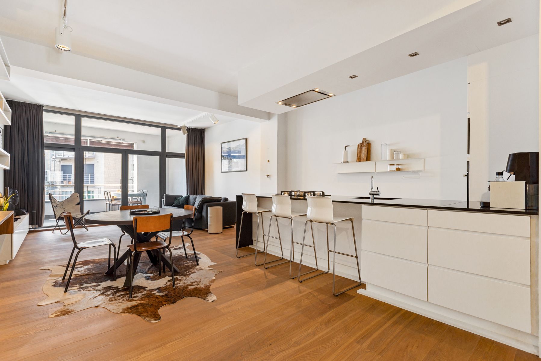 Stijlvol appartement met 30 m² terras en veel berging foto {{pictureIndex}}