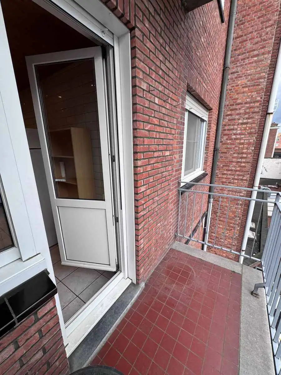 RUIM BEMEUBELD 1-SLAAPKAMERAPPARTEMENT OP CENTRALE LIGGING! foto 8