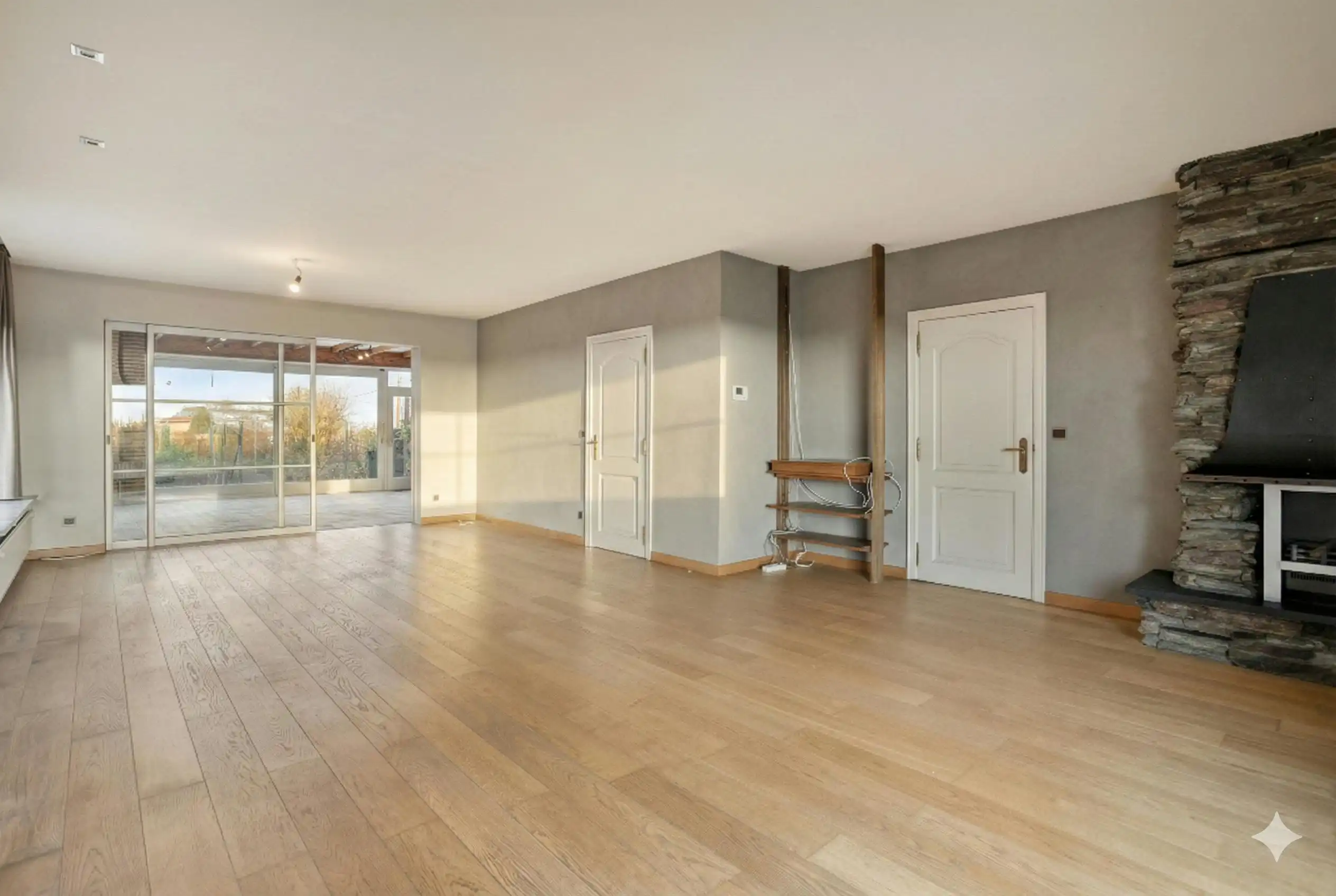 Op te frissen villa te koop op perceel van 2.015 m² in Hooglede foto 3