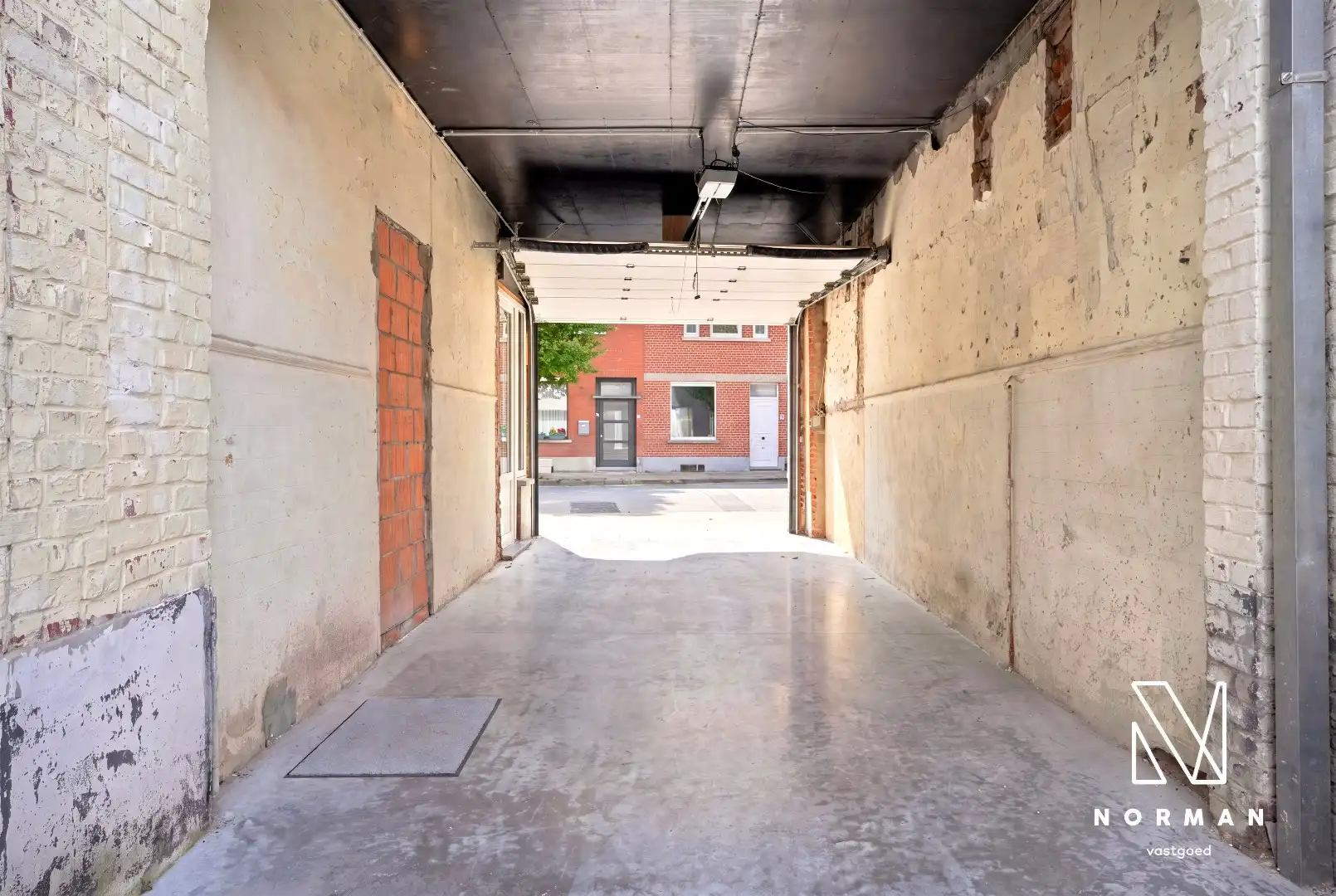 Multifunctioneel gebouw (wonen - werken - opslag) op commerciële ligging te Kortrijk foto 3