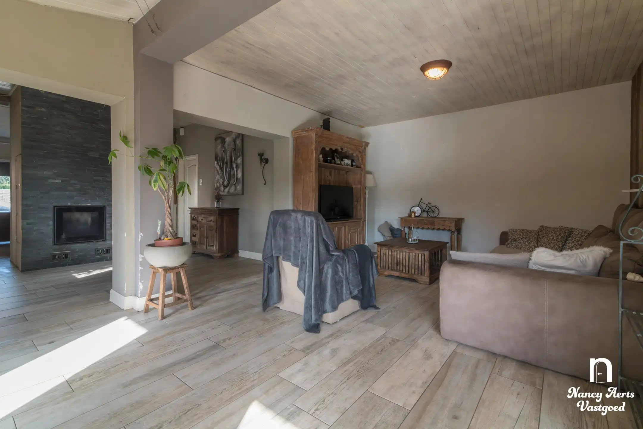 Ruime halfopen woning met tuin en veel potentieel foto 10