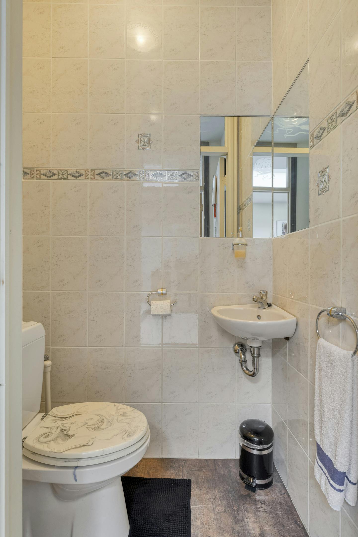 Zeer ruime centraal gelegen gezinswoning in Sint-Niklaas foto 11