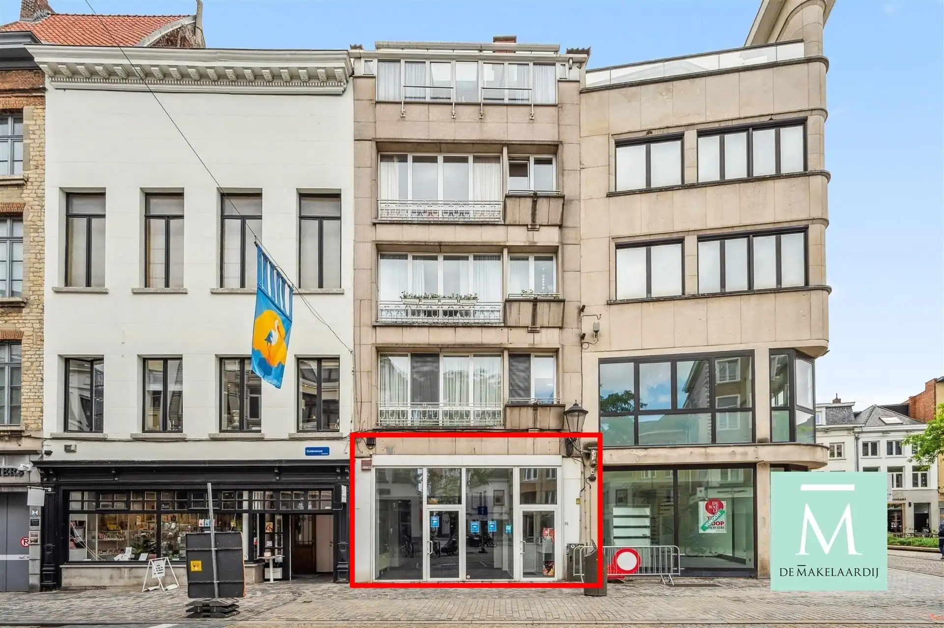Kantoor/Winkel  te huur gelegen in het hartje van Mechelen foto {{pictureIndex}}