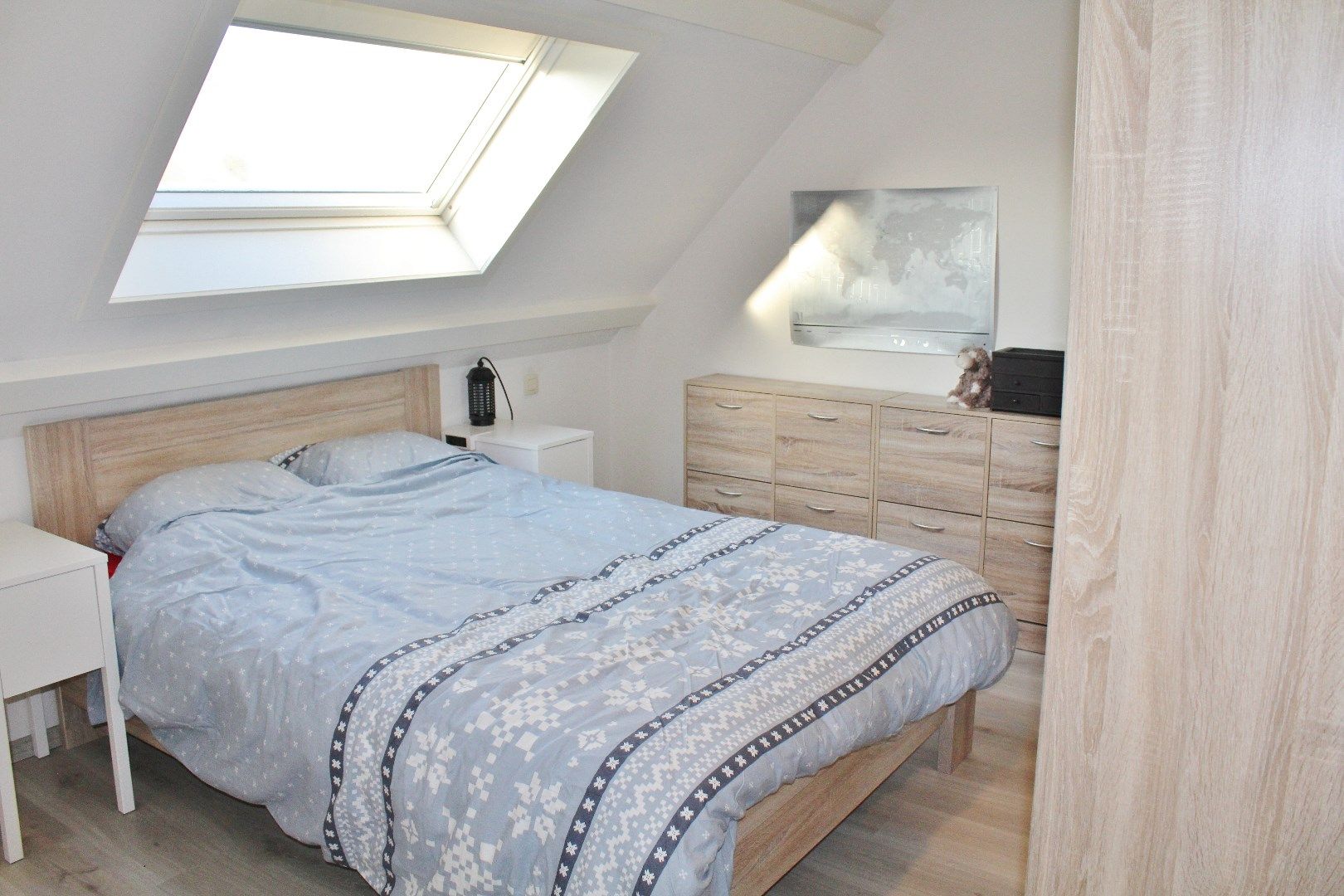 Recent vernieuwde woning met 4slpk, garage, zuidgerichte tuin & buitenberging foto 12