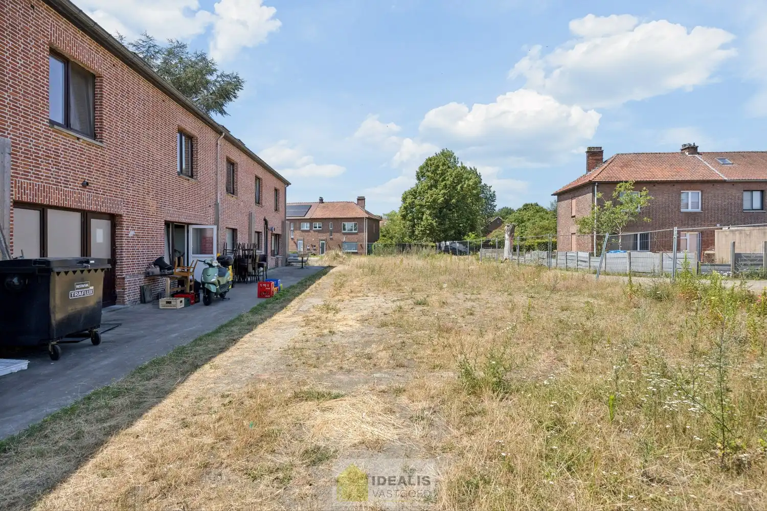IDEALIS VASTGOED – OPBRENGSTEIGENDOM BESTAANDE UIT EEN HANDELSPAND MOMENTEEL INGERICHT ALS HORECAGELEGENHEID MET BOVENLIGGEND 8 WOONGELEGENHEDEN. DE WOONGELEGENHEDEN ZIJN VOORZIEN VAN EEN EIGEN DOUCHE EN TOILET. DAARNAAST IS ER EEN GEMEENSCHAPPELIJKE KEUKEN EN WASPLAATS. HET PAND IS IN 2018 GERENOVEERD. foto 30