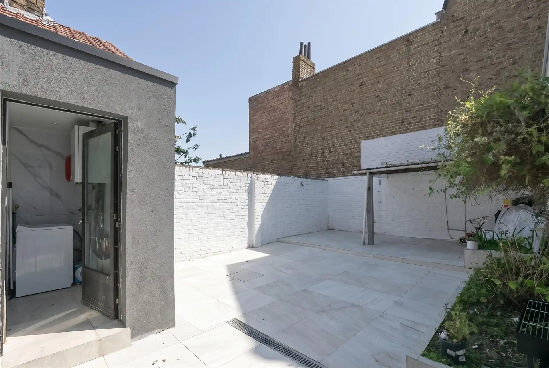 Volledig gerenoveerde en energiezuinige woning in Brugge. foto 14
