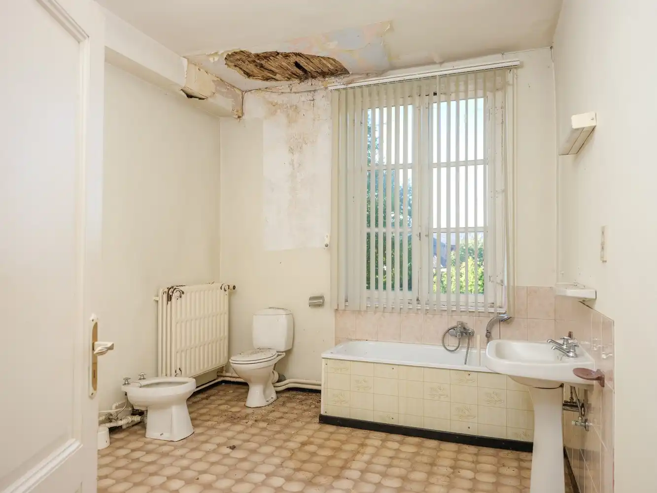 Voor liefhebbers van karaktervolle panden: unieke pastorie in dorpscentrum foto 20