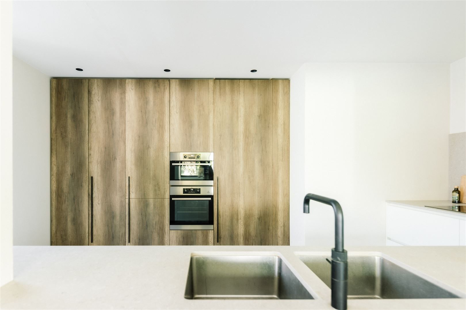 Stijlvol gerenoveerde woning in alle rust met plaats voor elk plan foto 7
